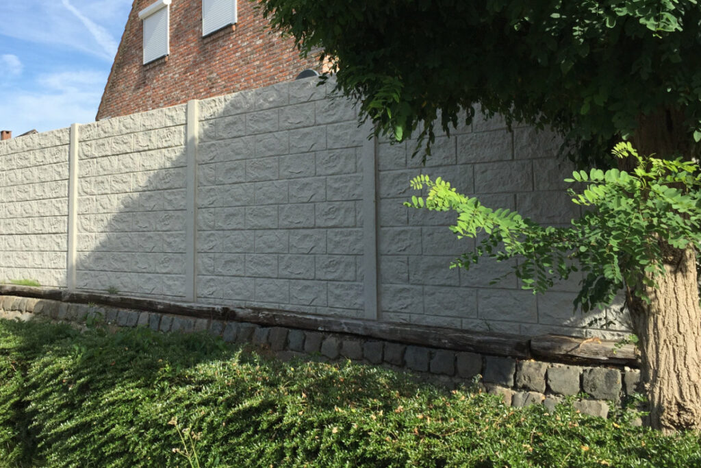 Concrete fence panels Advantages, Possibilities & Prices