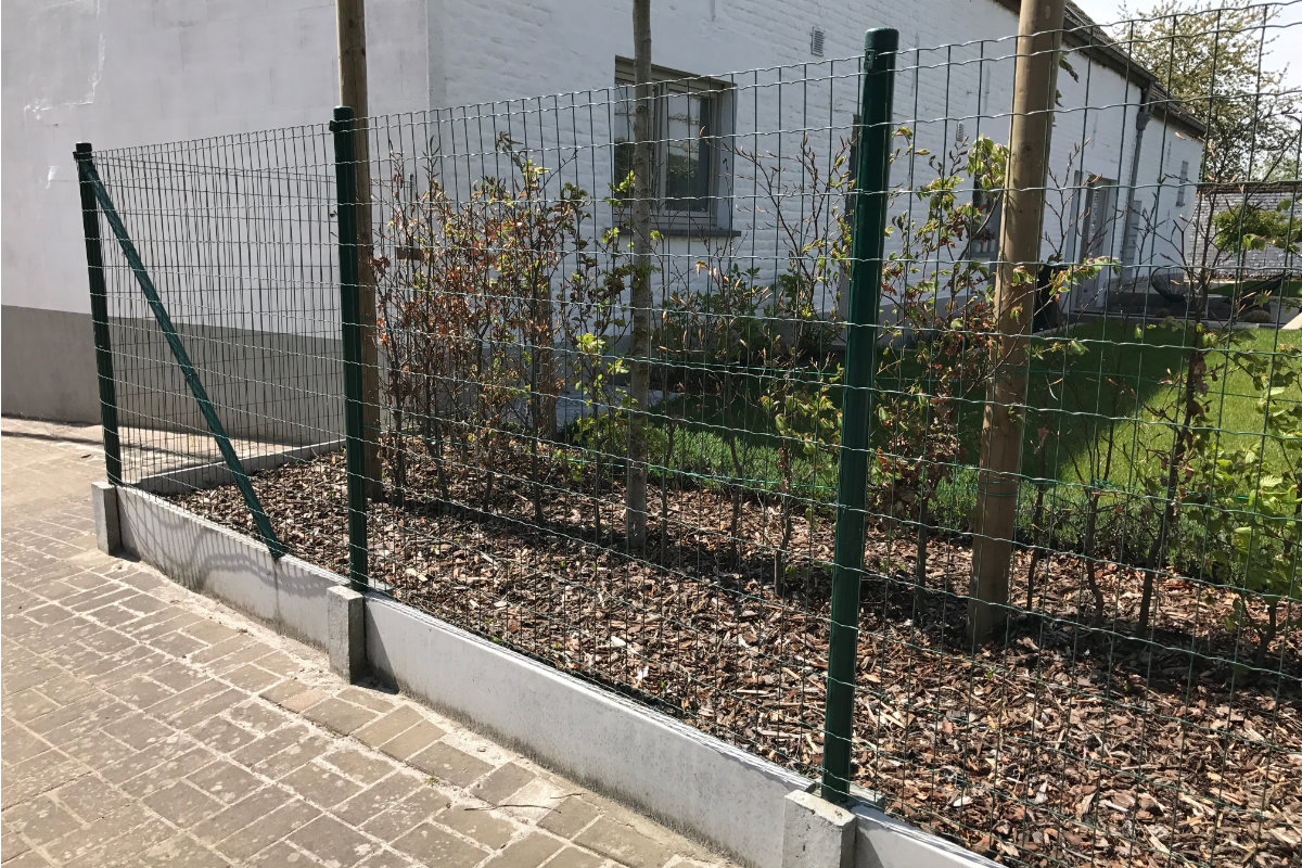 wire fence panels standard